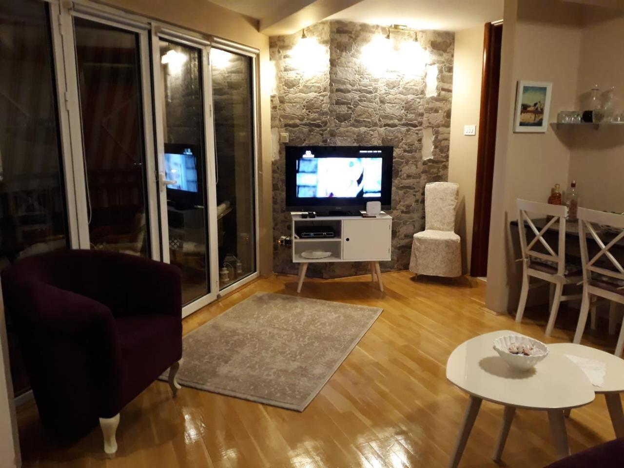 Seaview Paradise Apartment บุดวา ภายนอก รูปภาพ