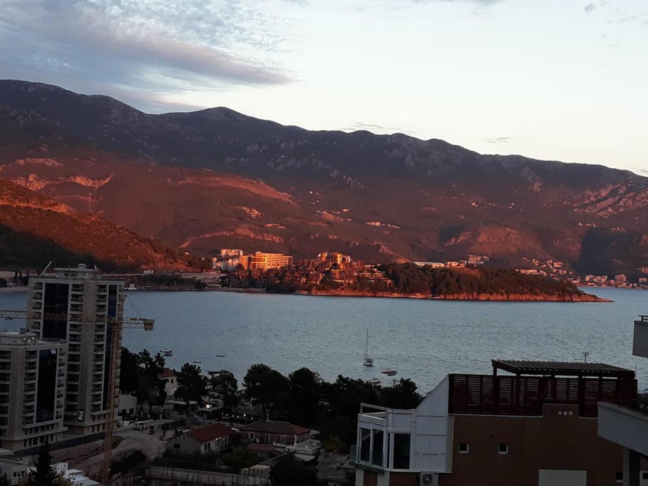 Seaview Paradise Apartment บุดวา ภายนอก รูปภาพ